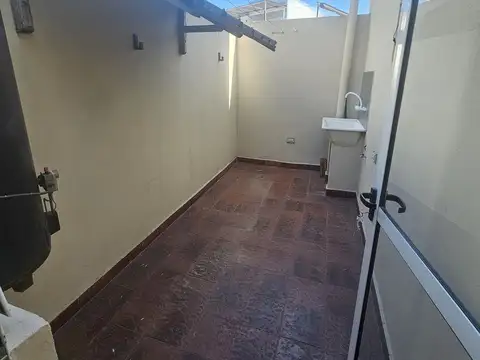 Depto Tipo Casa en Alquiler al Este