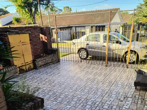 Casa en venta - Hurlingham - Barrio Los Troncos