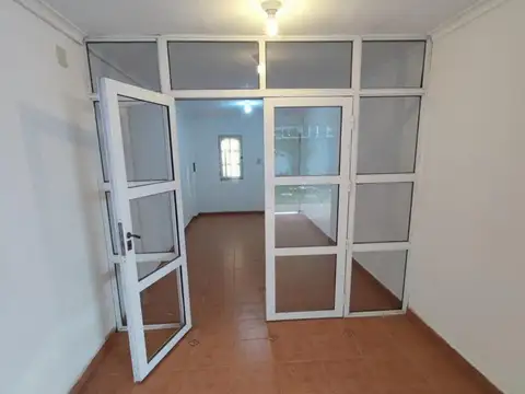 VTA DE CASA EN SANTO TOME CON PATIO, GAL Y COCHERA