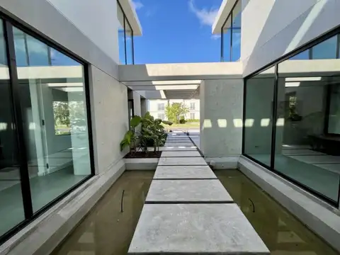 Casa en Venta en Puertos - Barrio Marinas, USD 1.850.000