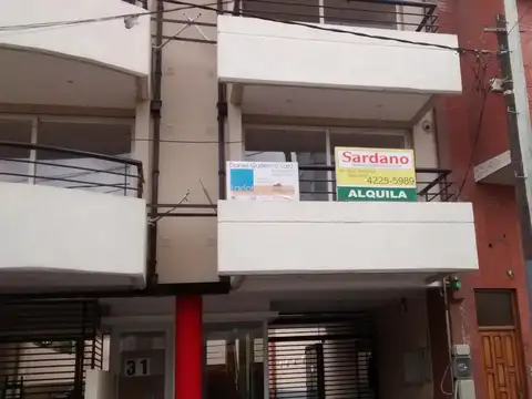 Departamento 2 Ambientes - Remedios de escalada.