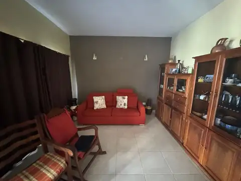 VENTA DE CASA - FLORENCIO VARELA CENTRO