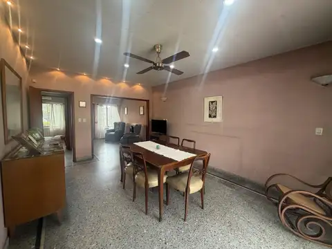 Casa en Venta con 4 cocheras