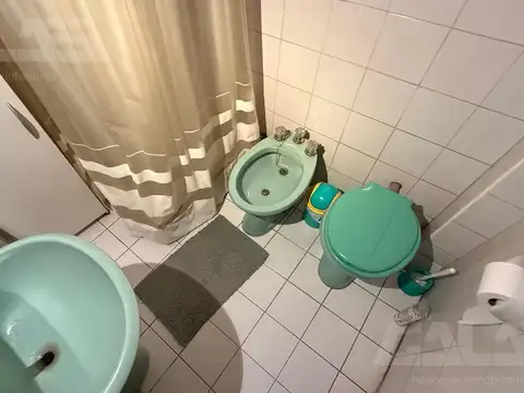 Casa 6 ambientes con 2 baños