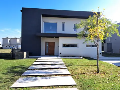 Venta Casa -  Barrio Ceibos - Puertos del Lago
