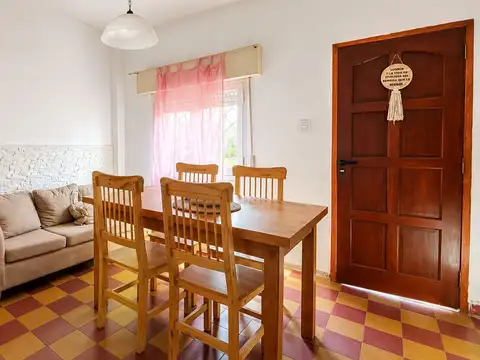 CASA VENTA MERLO QUINCHO Y JARDIN 300 MT2