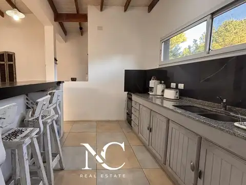 Casa 5 ambientes con 2 baños