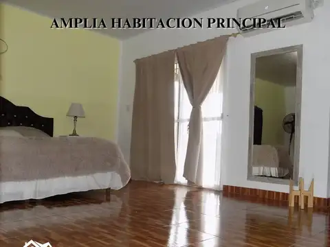 Casa de 5 ambientes con pileta