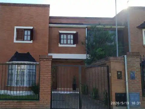 VTA CASA 2 PLANTAS-ALT. M DE LUNA AL 4000 AP. CRED