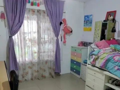 VENTA CASA EN PILAR CENTRO PARQUE Y PILETA