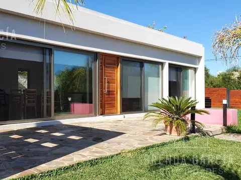 Casa En Barrio Cicle - Colon