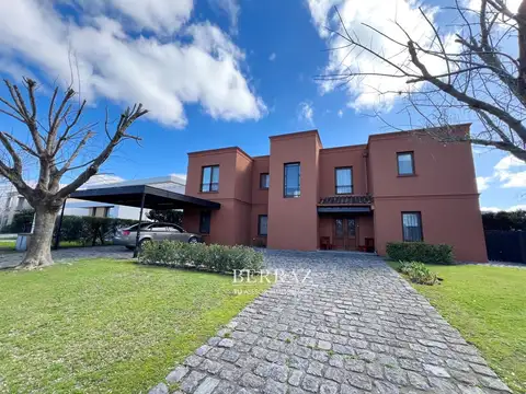Casa venta 6 ambientes en Haras Santa María Los Eucaliptos Escobar lote de 775,21 m2