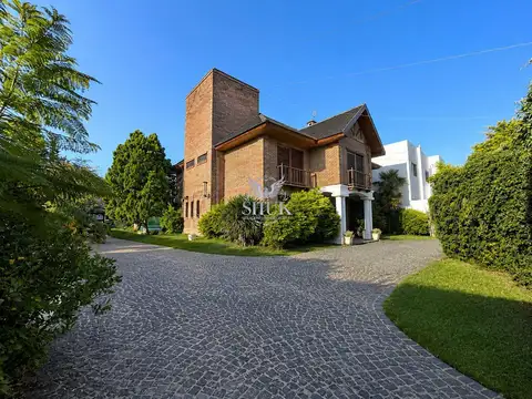 Casa con Pileta, 7 ambientes en General Pacheco | Apto Crédito