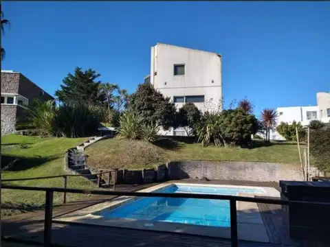 Casa en Alquiler Temporal en Carilo, $ 100