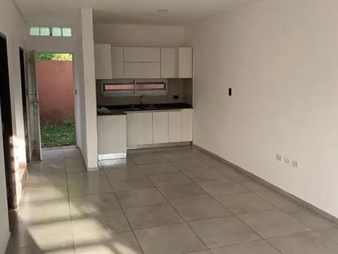 CF1243 - DUPLEX EN VENTA - CMTE. MIÑO CASI ITUZAINGÓ