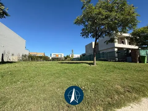 Lote en venta en Barrio Castaños Nordelta. Interno primera línea