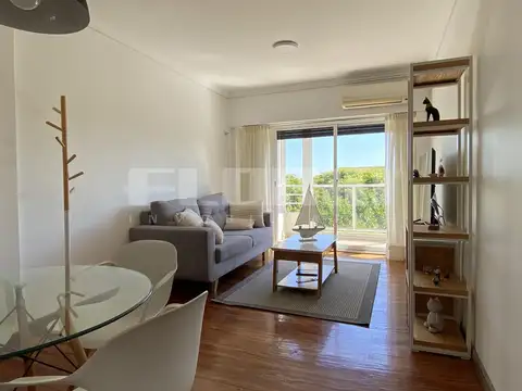 Departamento 3 ambientes con cochera y balcón en Olivos