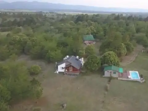 Complejo de 3 cabañas   1 Vivienda principal con costa de rio en Reartes(cartera de clientes activa)