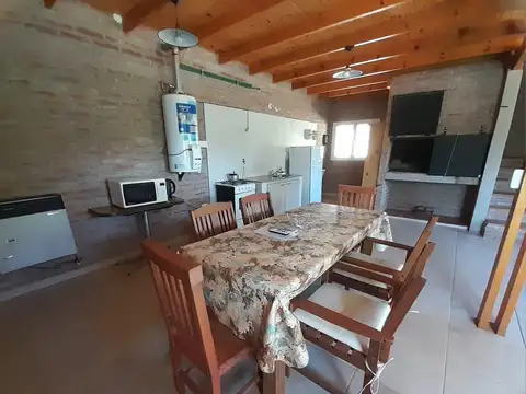 Complejo de 4 Casas de campo con costa de río propia en Reartes (Fondo de comercio activo)