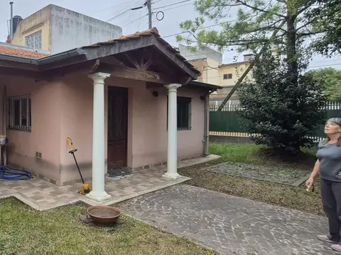 Venta de Casa 3 Ambientes en Villa Sarmiento, Morón