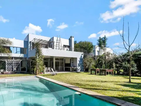 VENTA DE CASA 5 AMBIENTES EN SAINT MATTHEWS PILAR