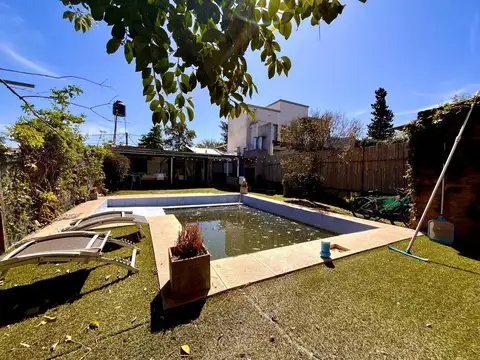 VENTA-CASA 3 DORMITORIOS, BARRIO LOS SOLARES , FUNES.