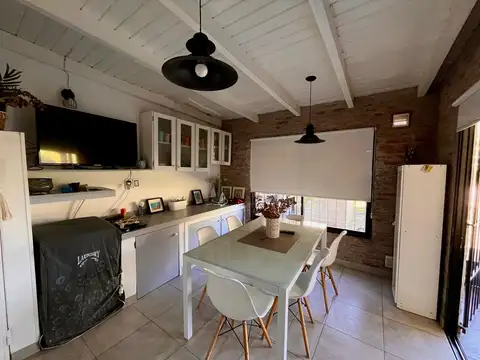 Casa 6 ambientes con 1 baño