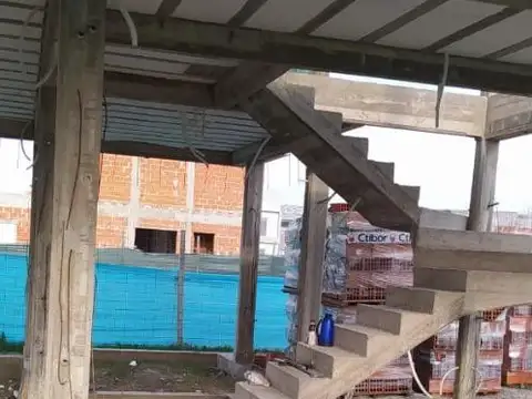 Casa 4 ambientes con 4 baños