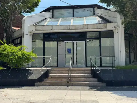 Local comercial en esquina