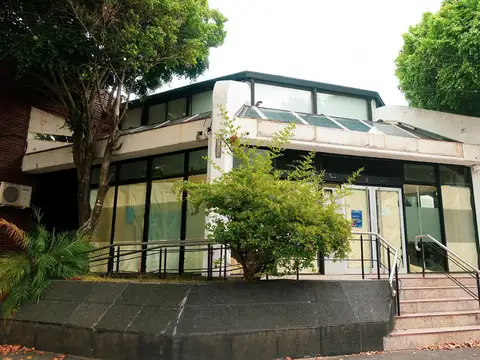 Avenida Bernabé Márquez  al 700