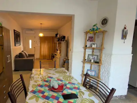 Casa 3 ambientes con 2 baños