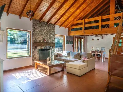 Casa en Venta con 1 cochera