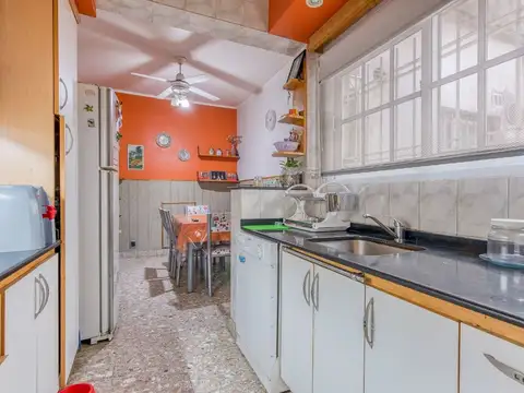 Depto Tipo Casa 4 ambientes con 2 baños