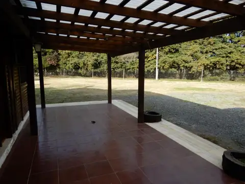 Casa 4 ambientes con 2 baños