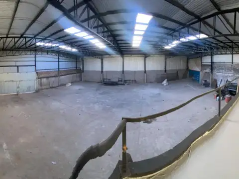 Galpón 500 m2 cub Sobre R8