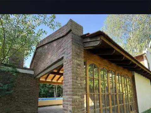 Casa en Venta en Los Mirasoles, USD 230.000