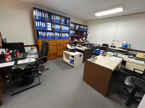 Oficina 7 ambientes con 3 baños