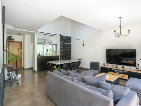 Casa 6 ambientes con 3 baños