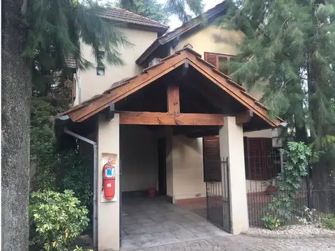 F. Esquiu 1200- S. A de Padua