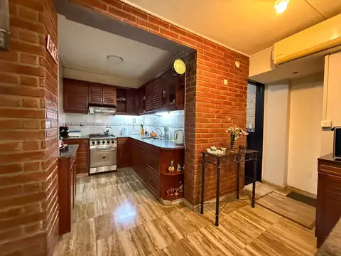 Casa 5 ambientes con 2 baños