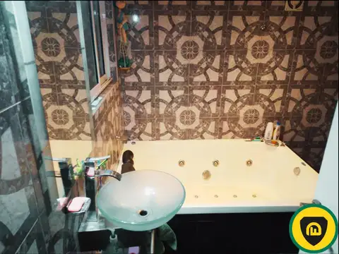 Carlos Pellegrini al 1100, esq. Jose L. Suarez