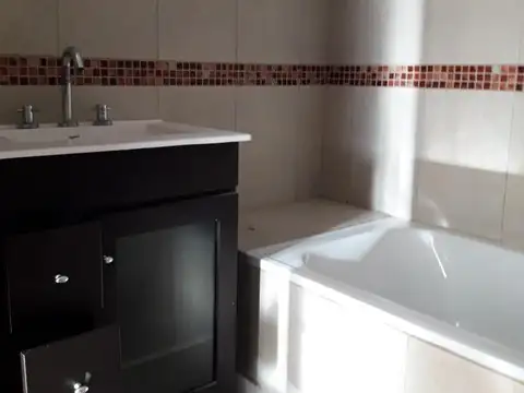 Departamento en Alquiler en Haedo, $ 650.000