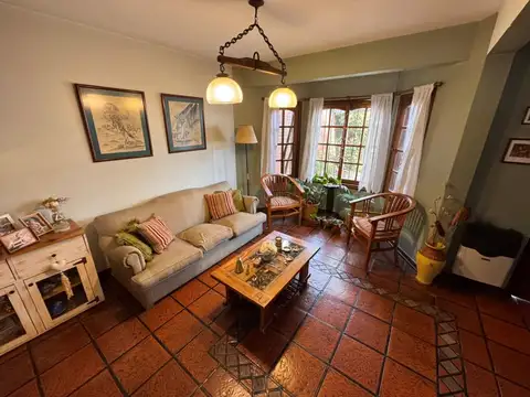 Depto Tipo Casa en Venta con 1 cocheras