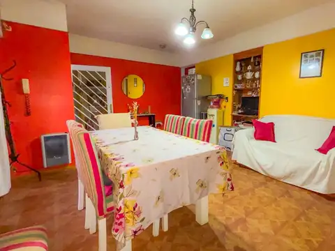 Depto Tipo Casa 2 ambientes con 1 baño