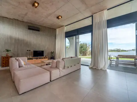Venta Casa 4 ambientes Puertos del Lago Acacias, Escobar