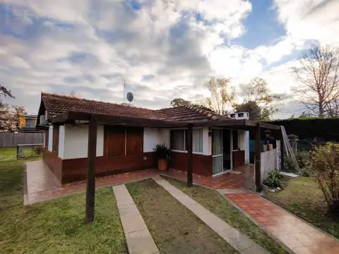 SDA . Venta casa 3 amb, pileta,  calle José Ingenieros al 400, Parque Sakura - Financia, Apta Crédito