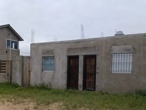 PH - MAR DE AJÓ - DOS MONOAMBIENTE - POSIBILIDAD DE LOCALES - DIVIDIDOS - GAS - BAÑO - DEPÓSITO