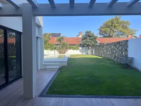 Casa en Alquiler de 4 dormitorios