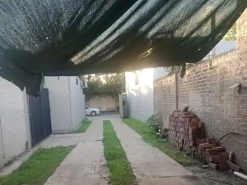 VENTA GALPÓN, AMPLIO, BARRIO CENTRO.