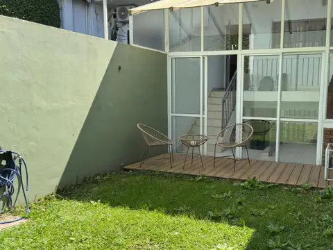 TRIPLEX 5 AMB C/DEP JARDIN Y 2 COCHERAS A/CREDITO